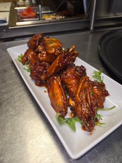12 Bone-in Wings